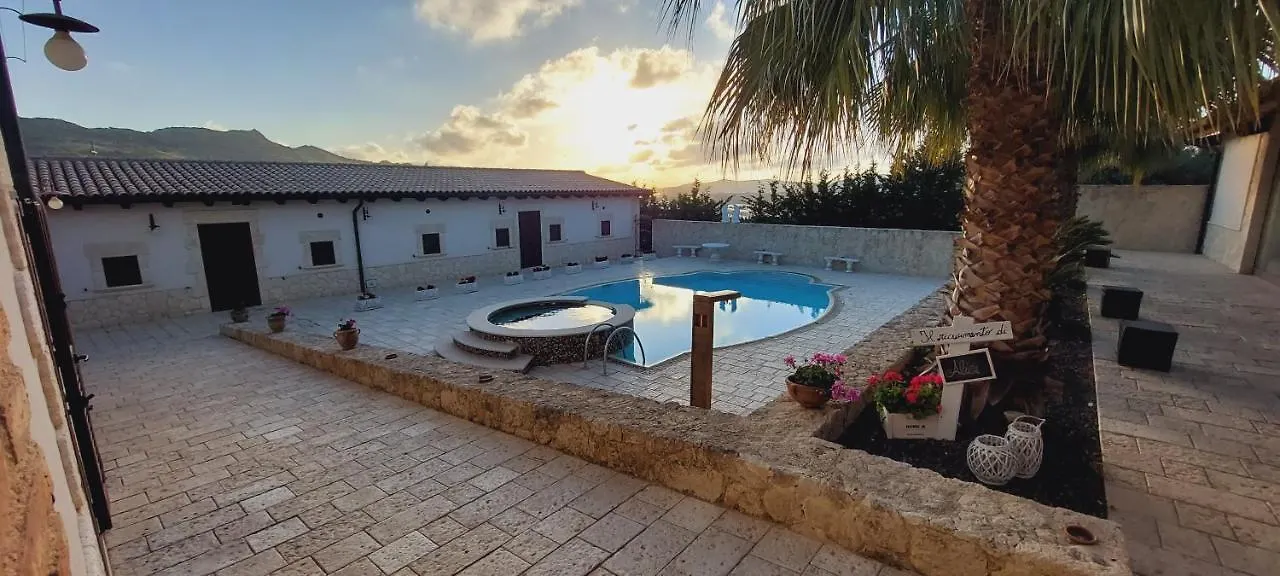 Tenuta Costa Palma di Montechiaro Farm stay